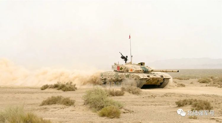 Китайские танки отправились на «АрМИ-2020»