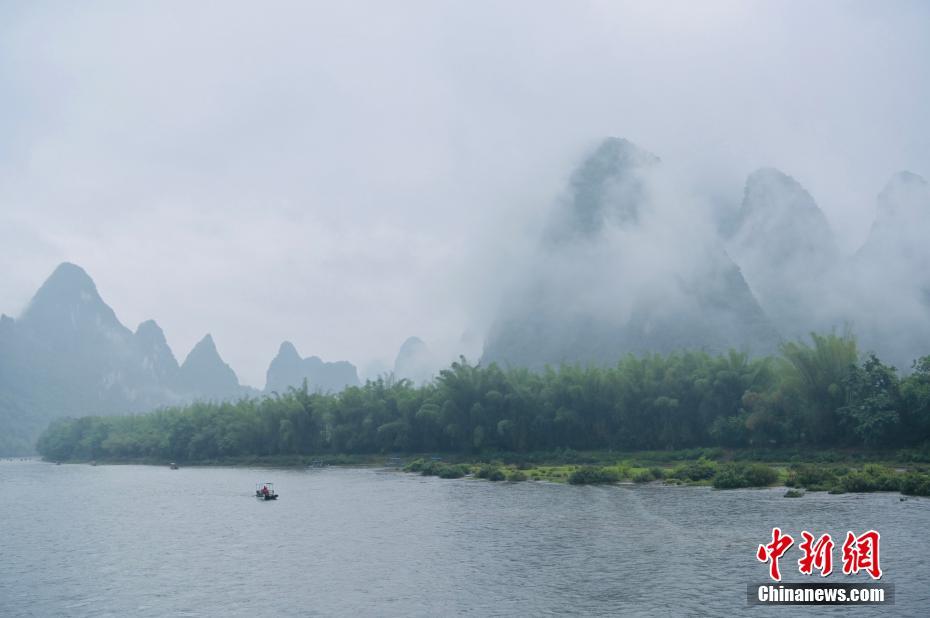 Живописная река Лицзян на юго-западе Китая
