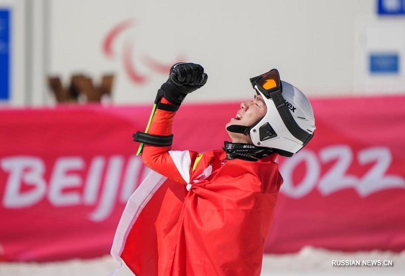 Лян Цзинъи завоевал золото в соревнованиях по горнолыжному спорту в дисциплине супергигант в классе 