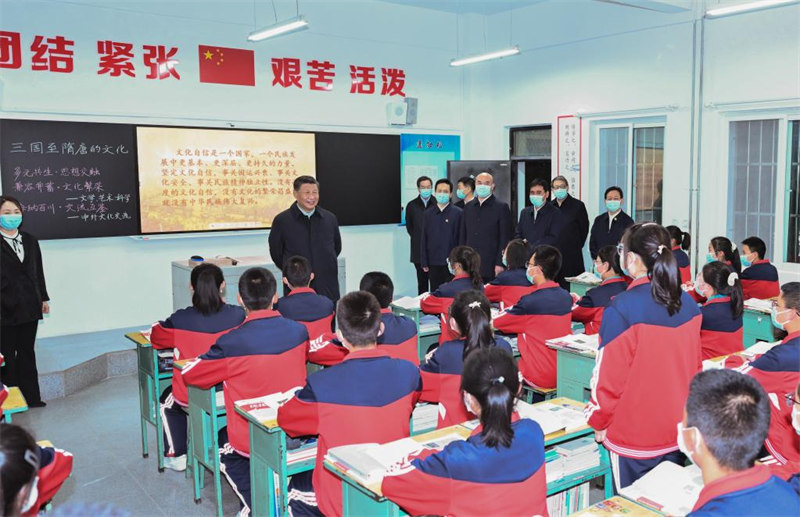 Си Цзиньпин подчеркнул важность возрождения сельских районов в ходе инспекционной поездки в Шэньси и Хэнань