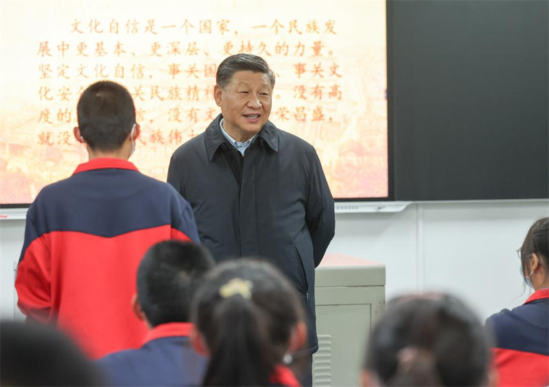 Си Цзиньпин подчеркнул важность возрождения сельских районов в ходе инспекционной поездки в Шэньси и Хэнань