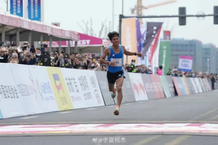 Хэ Цзе и Ян Шаохуэй установили новый китайский рекорд в мужском марафоне