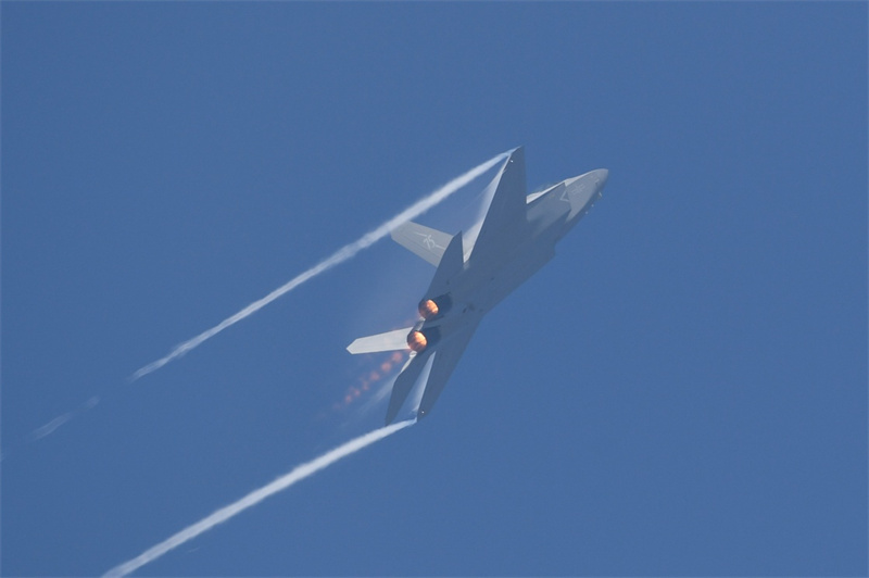 Истребитель-невидимка J-35A на авиасалоне Airshow China