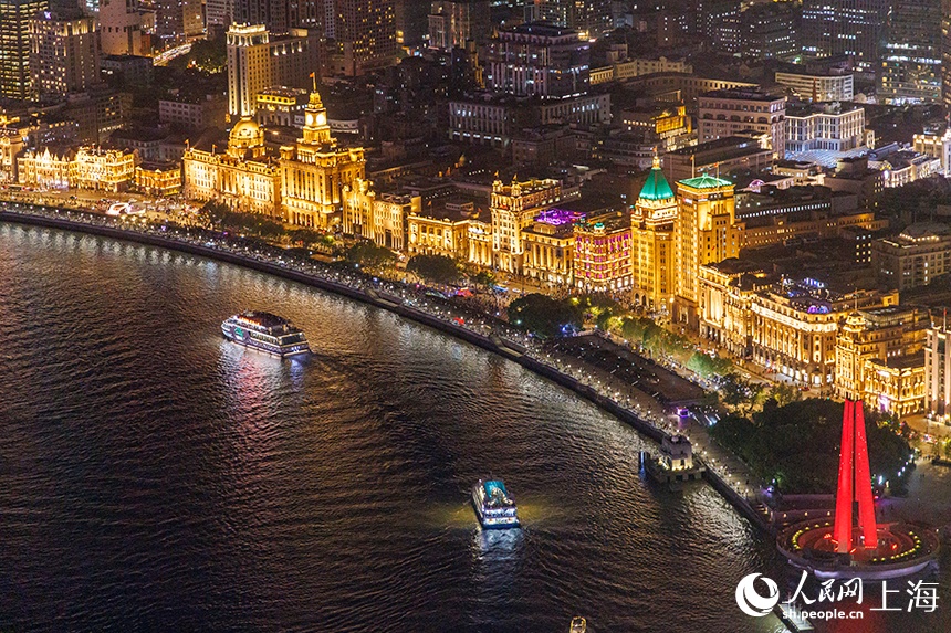 Новая достопримечательность Шанхая открылась для посетителей