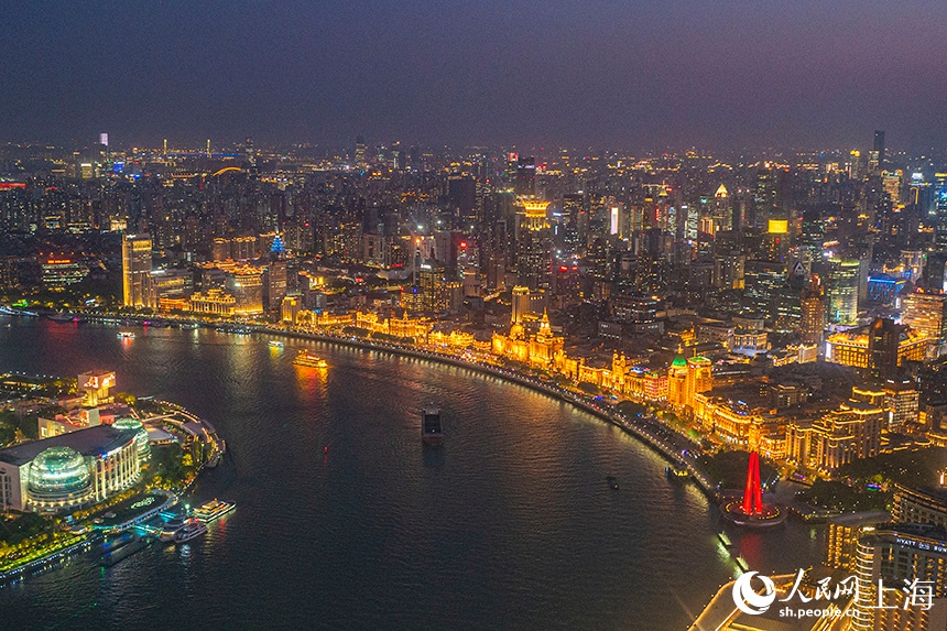 Новая достопримечательность Шанхая открылась для посетителей