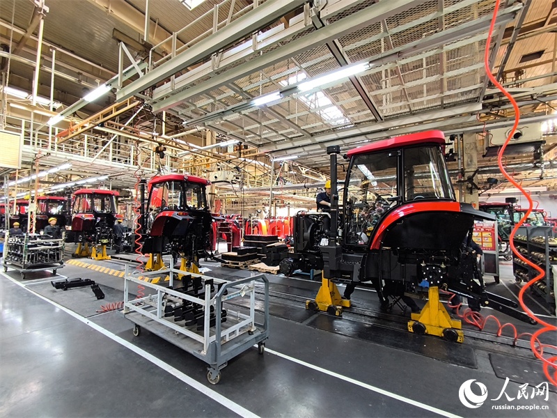 Каждые три минуты в Китае с конвейера сходит один трактор компании YTO Group