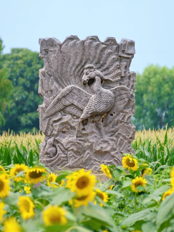 Тысячелетние каменные стражи среди пшеничных полей в Гунъи