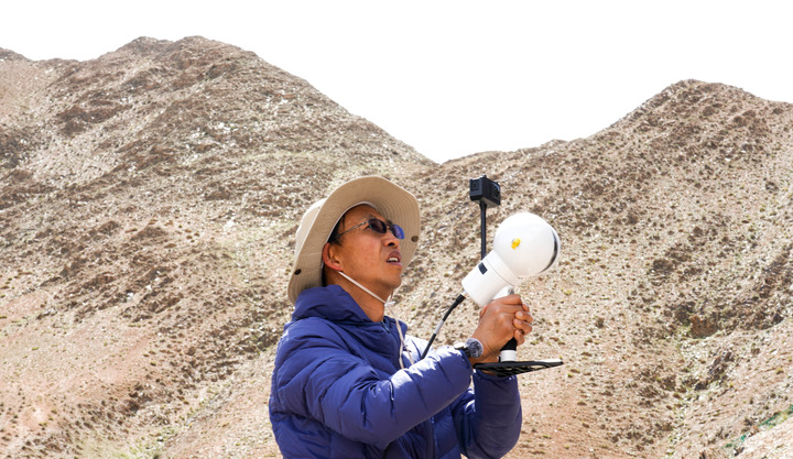 Наскальные рисунки Енюгоу: культурные коды, высеченные на скале