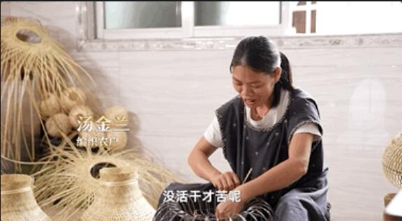 Сельские жители Гуанси продают плетеные корзины по всему миру