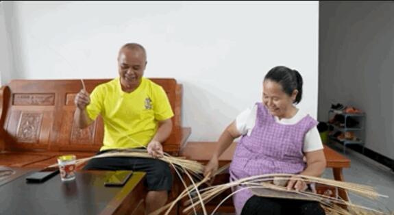 Сельские жители Гуанси продают плетеные корзины по всему миру