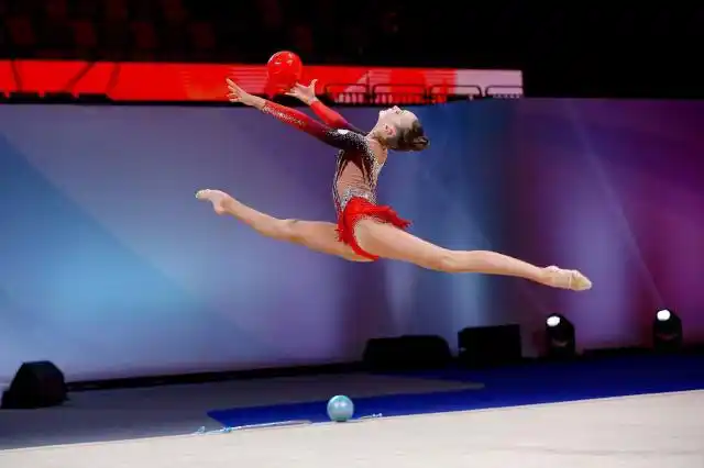 Международный Кубок «Небесная грация» стартовал в пекинском парке Шоуган