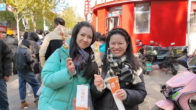 Карамелизированные фрукты со сливками стремительно набирают популярность в Китае