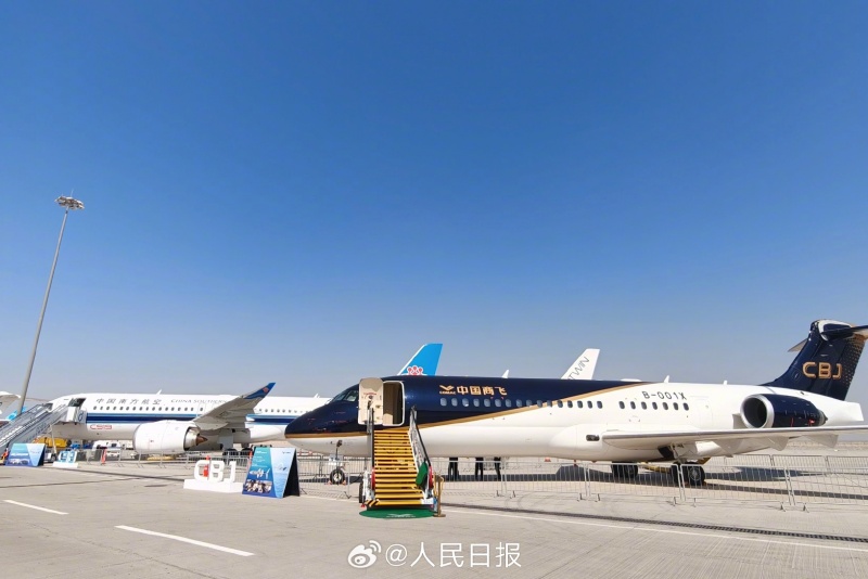 Китайские самолеты C919 и C909 представили на авиасалоне в Дубае
