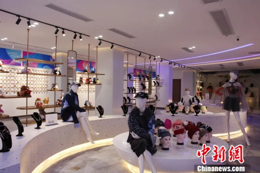 Каждая третья кепка в мире произведена в китайском поселке Лигэчжуан