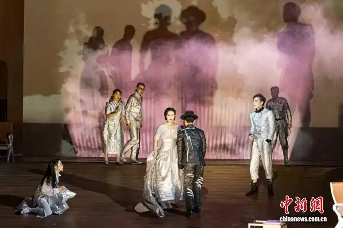 В Пекинском международном театральном центре представили новую версию спектакля 
