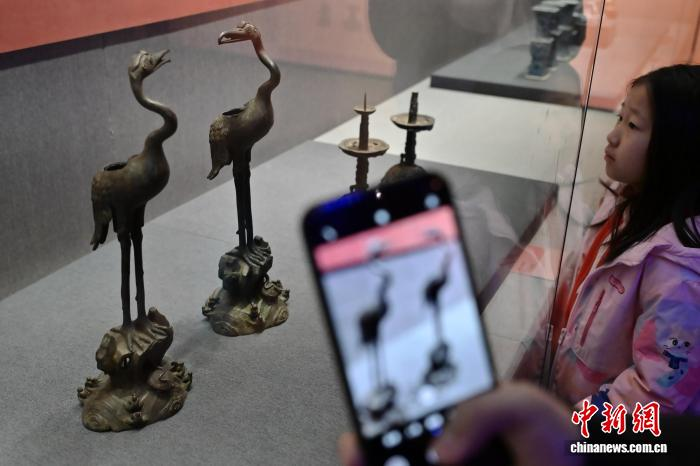 Выставка древних китайских осветительных приборов открылась в провинции Хэбэй