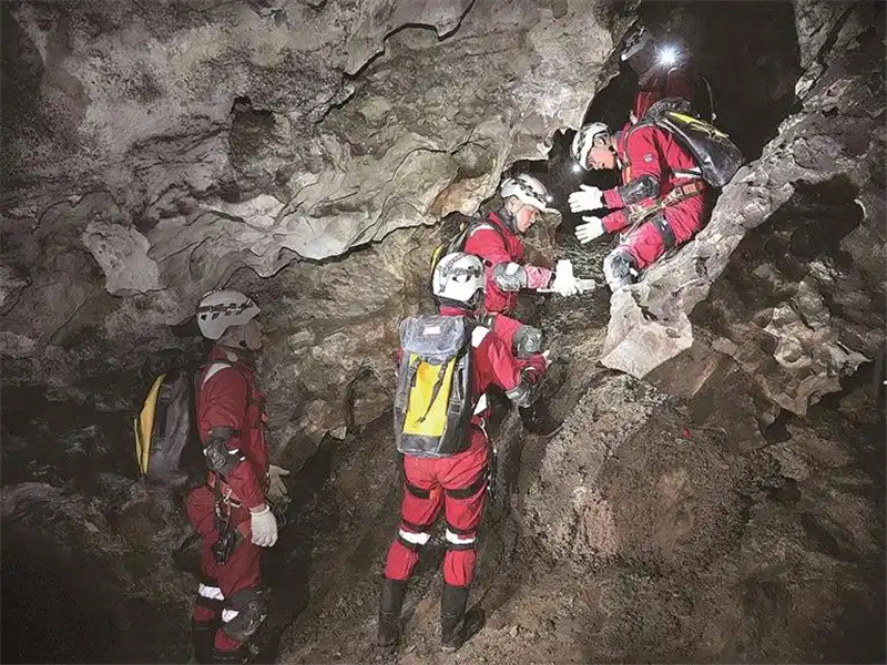 В Китае успешно завершилась первая в стране пещерная тренировка космонавтов