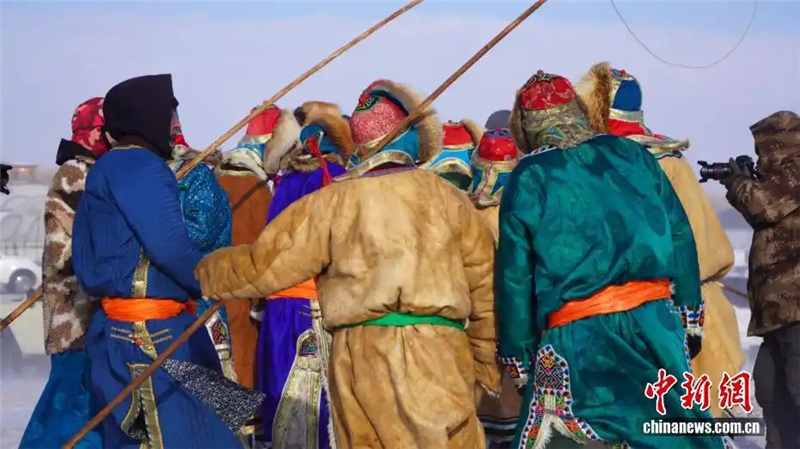 В аймаке Шилин-Гол Внутренней Монголии прошел зимний фестиваль верблюдоводов