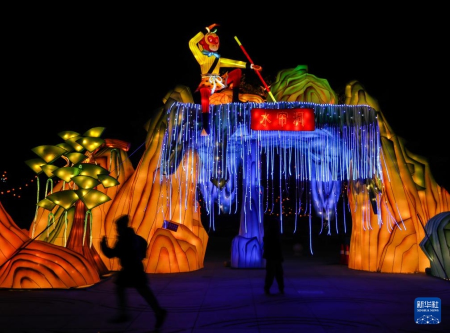 Фестиваль фонарей по мотивам мультфильма о Сунь Укуне озаряет зимние ночи Пекина