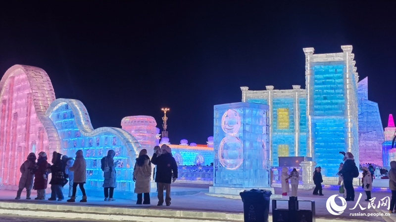 Большой мир льда и снега в Харбине приглашает всех желающих в сказочное путешествие