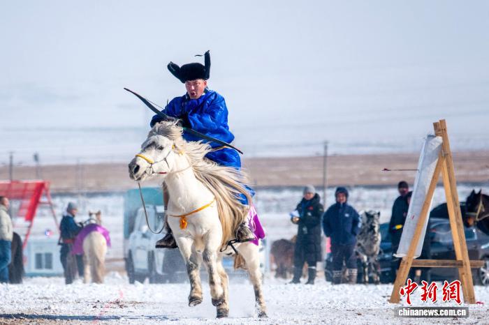Зимняя конная премьер-лига на степных просторах аймака Шилин-Гол