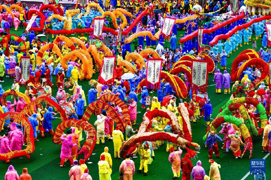 В провинции Гуйчжоу отметили фестиваль Маолун народа гэлао