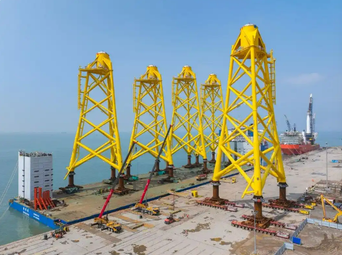 Китай поставил крупнейшие в Европе опорные конструкции для морских ветрогенераторов с рекордной единичной мощностью