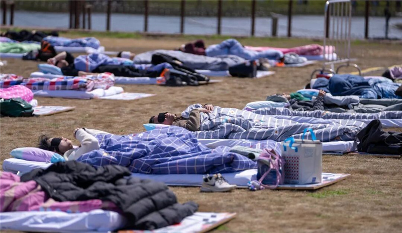 В лесопарке Шанхая запустили соревнование по сну