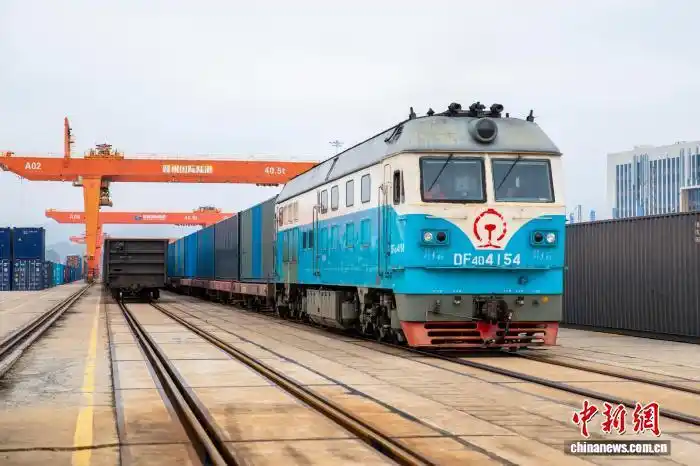 Из пров. Цзянси отправился первый в этом году поезд трансграничной электронной коммерции, курсирующий по маршрутам международных грузоперевозок Китай-Европа