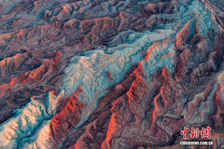 Радужные горы Данься в китайском Чжанъе