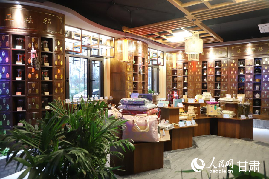 Иглоукалывание и оздоровление полынью – путь процветания уезда Линтай