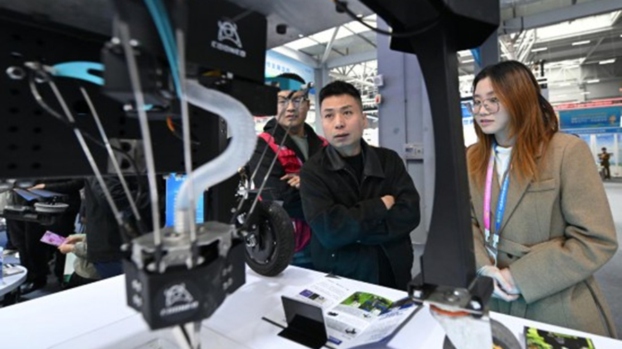 На Янлинской ярмарке высокотехнологичных достижений в сфере сельского хозяйства подписаны соглашения на общую сумму 3,63 млрд долл. США                    На 32-й Китайской /Янлинской/ ярмарке высокотехнологичных достижений в сфере сельского хозяйства были заключены договоры на общую сумму 25,8 млрд юаней /около 3,63 млрд долл. США/.