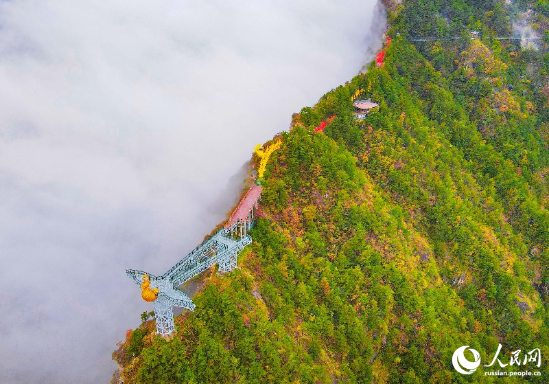 Сказочный осенний пейзаж в уезде Юэси провинции Аньхой