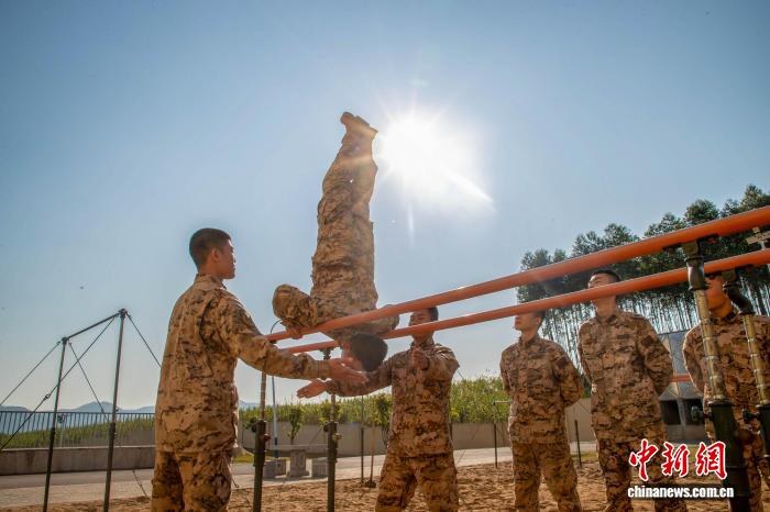 Вооружённая полиция Китая провела тренировочные занятия в Гуанси