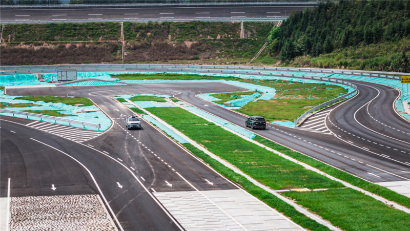 В Китае запущен первый и крупнейший в стране центр испытаний наземного и воздушного транспорта