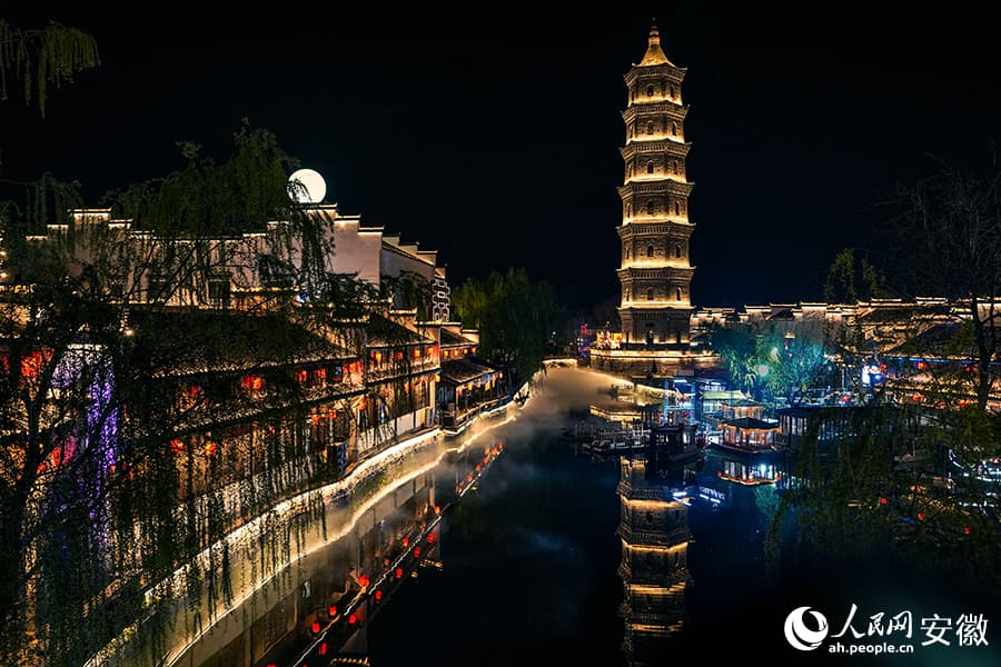 В провинции Аньхой оживает старинный водный городок
