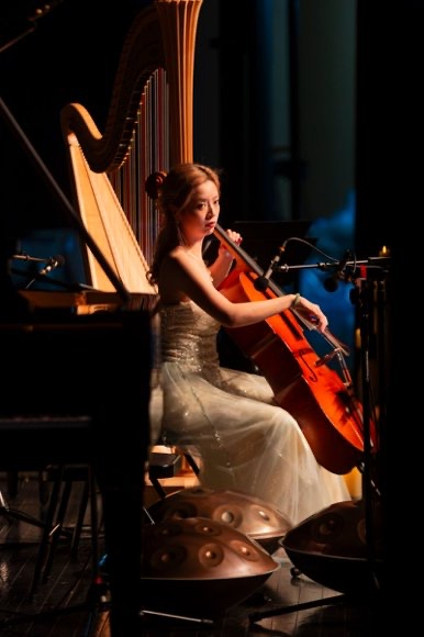 В Шанхае прошёл концерт классической музыки, который слушают лёжа