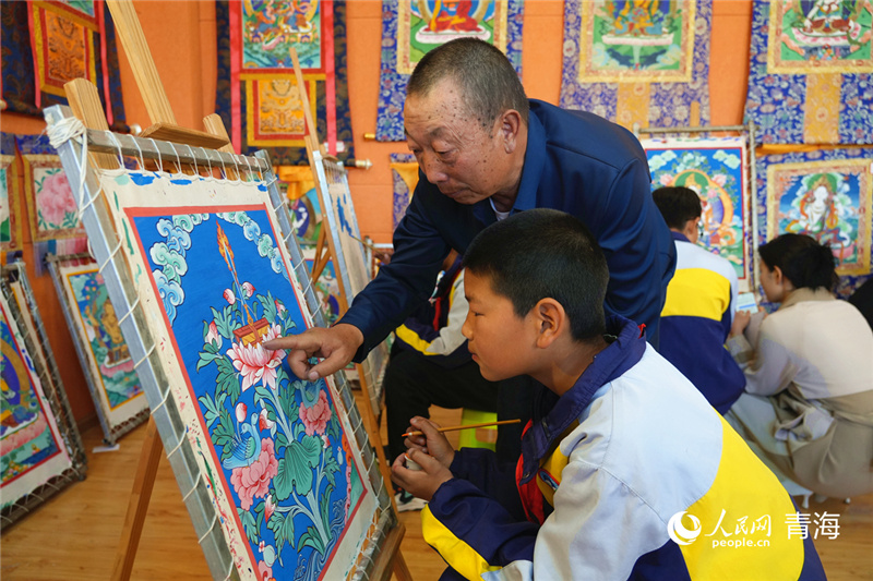 В Цинхае дисциплины, связанные с нематериальным культурным наследием, включают в школьную программу